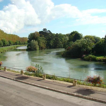 A La Belle Dame Hotel Nogent-sur-Seine Bagian luar foto