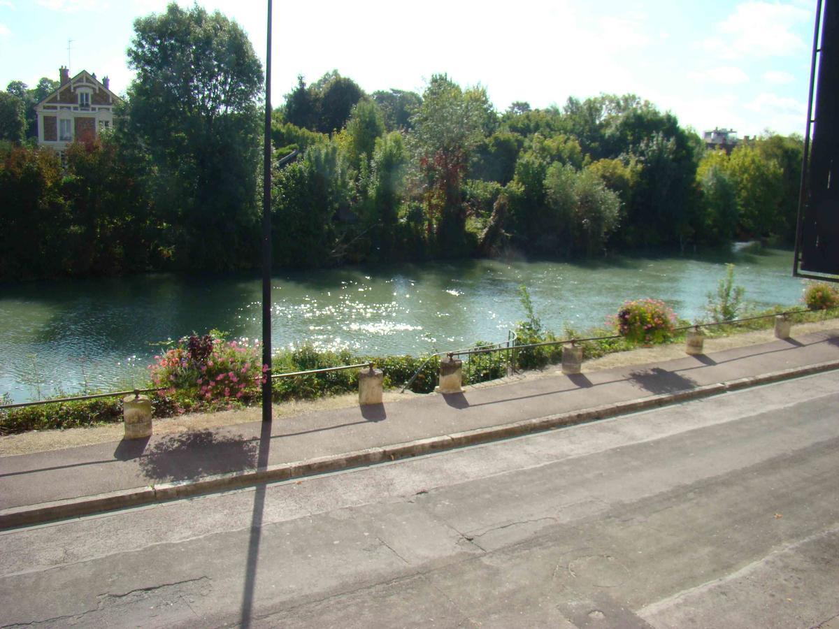 A La Belle Dame Hotel Nogent-sur-Seine Bagian luar foto